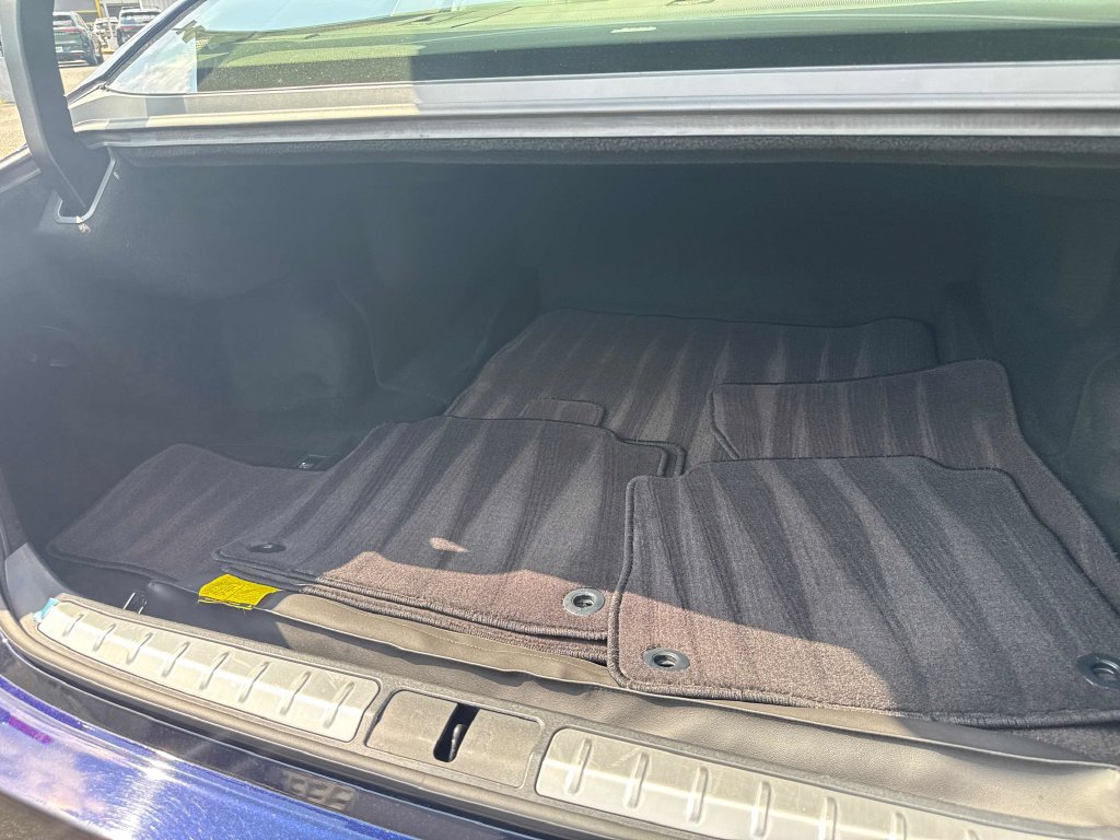 Used 2022 Lexus LS 500 w/ Interior Upgrade Package RWD image 32