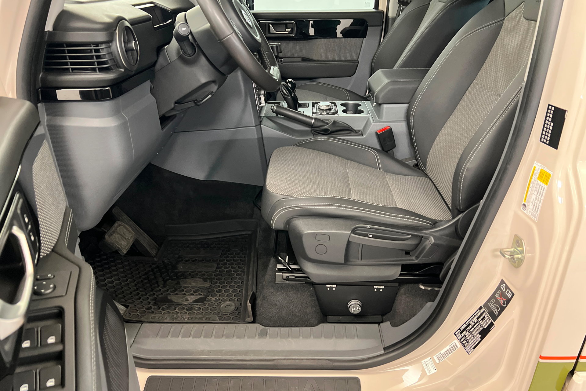 Used 2024 INEOS Grenadier Station Wagon AWD/4WD image 17
