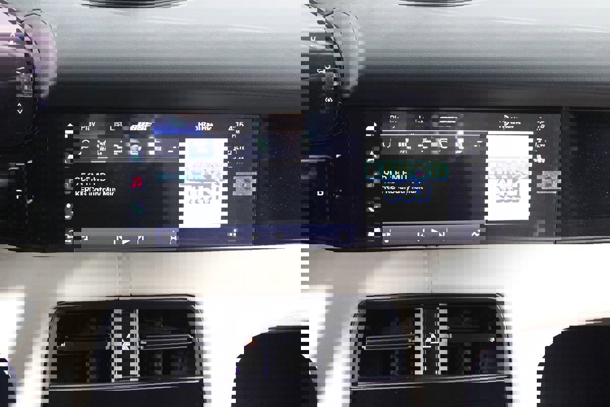 Used 2022 Porsche Taycan image 21