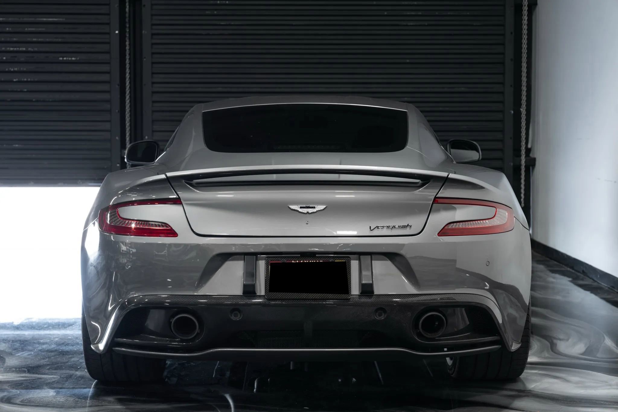 Used 2017 Aston Martin Vanquish Coupe image 10