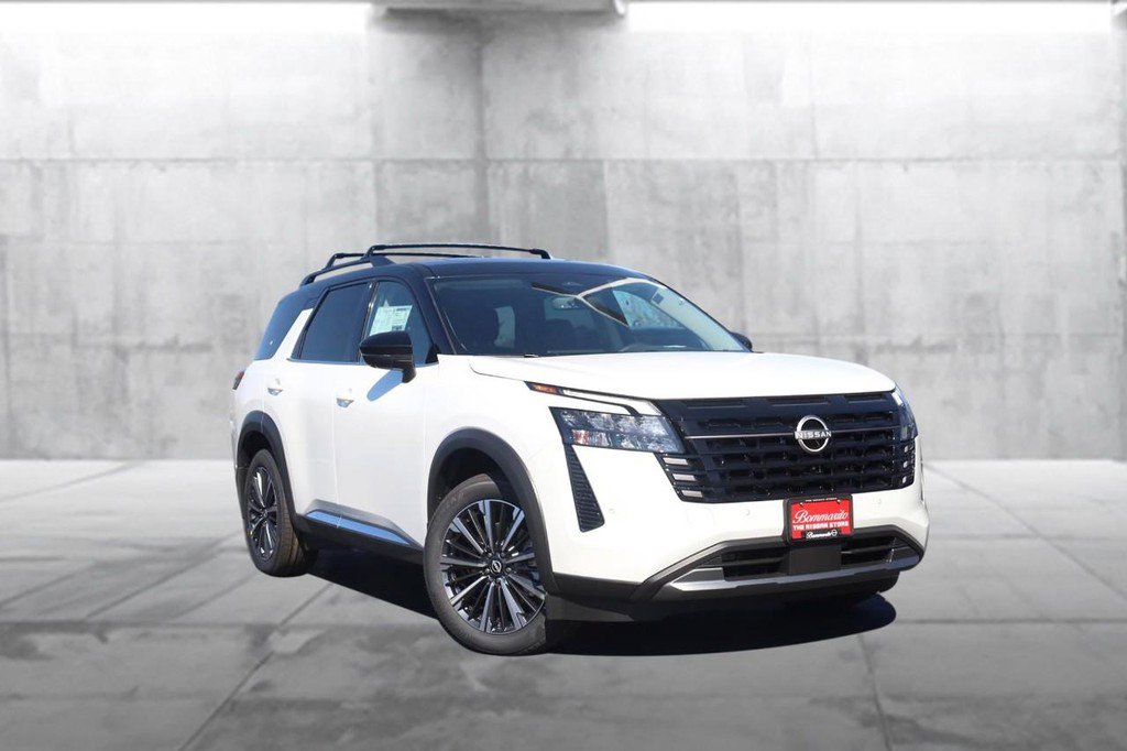 New 2026 Nissan Pathfinder Platinum AWD/4WD image 2