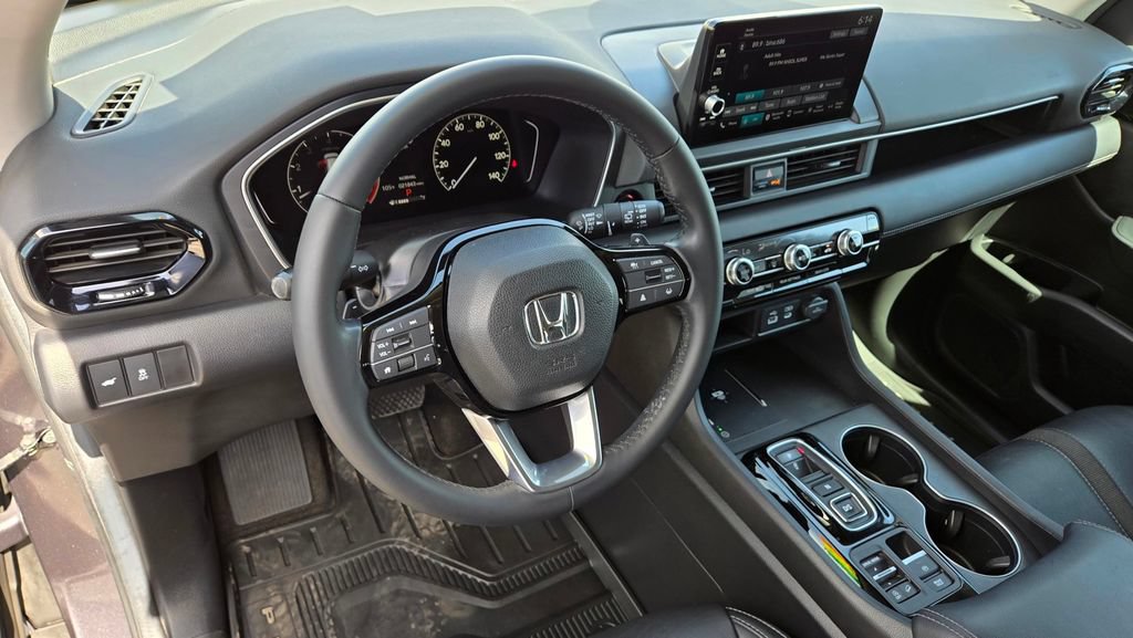 Used 2025 Honda Pilot EX-L image 9