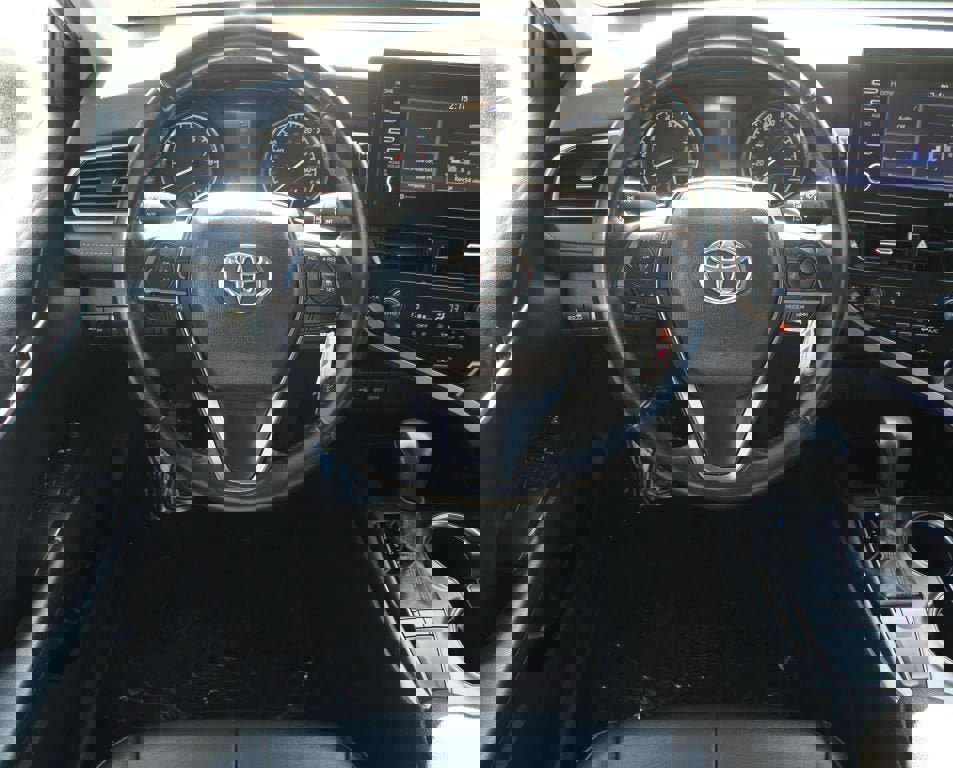 Used 2024 Toyota Camry SE image 5