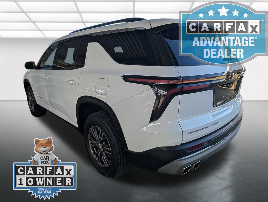 Used 2024 Chevrolet Traverse LT AWD/4WD image 2