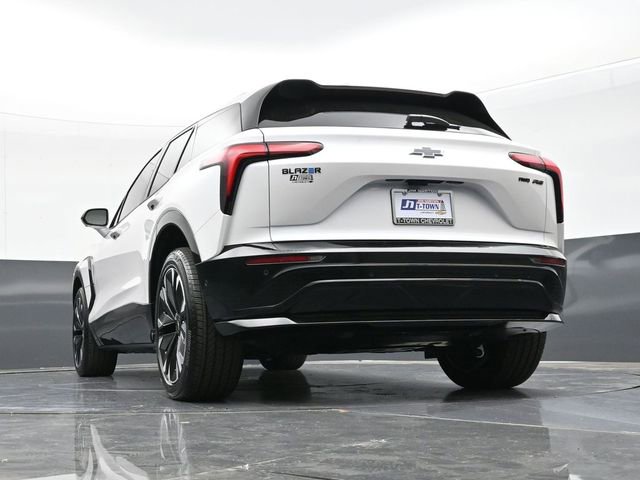 New 2025 Chevrolet Blazer EV RS w/ Super Cruise Package image 43