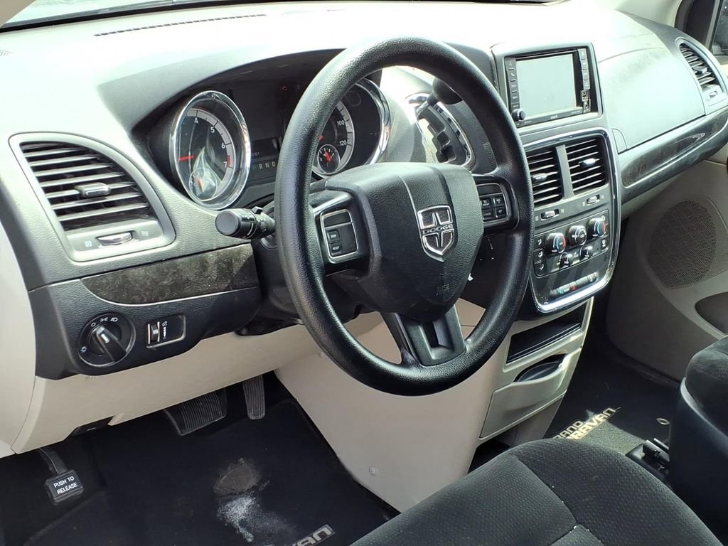 Used 2016 Dodge Grand Caravan SE w/ Quick Order Package 29E SE FWD image 17