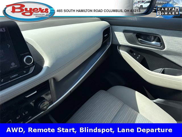 Used 2023 Nissan Rogue SV image 25