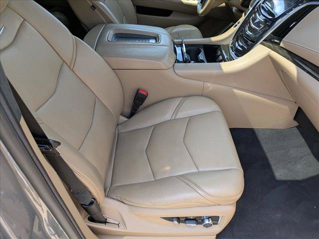 Used 2018 Cadillac Escalade ESV Platinum AWD/4WD image 25
