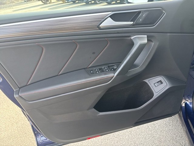 Used 2024 Volkswagen Tiguan SE image 13