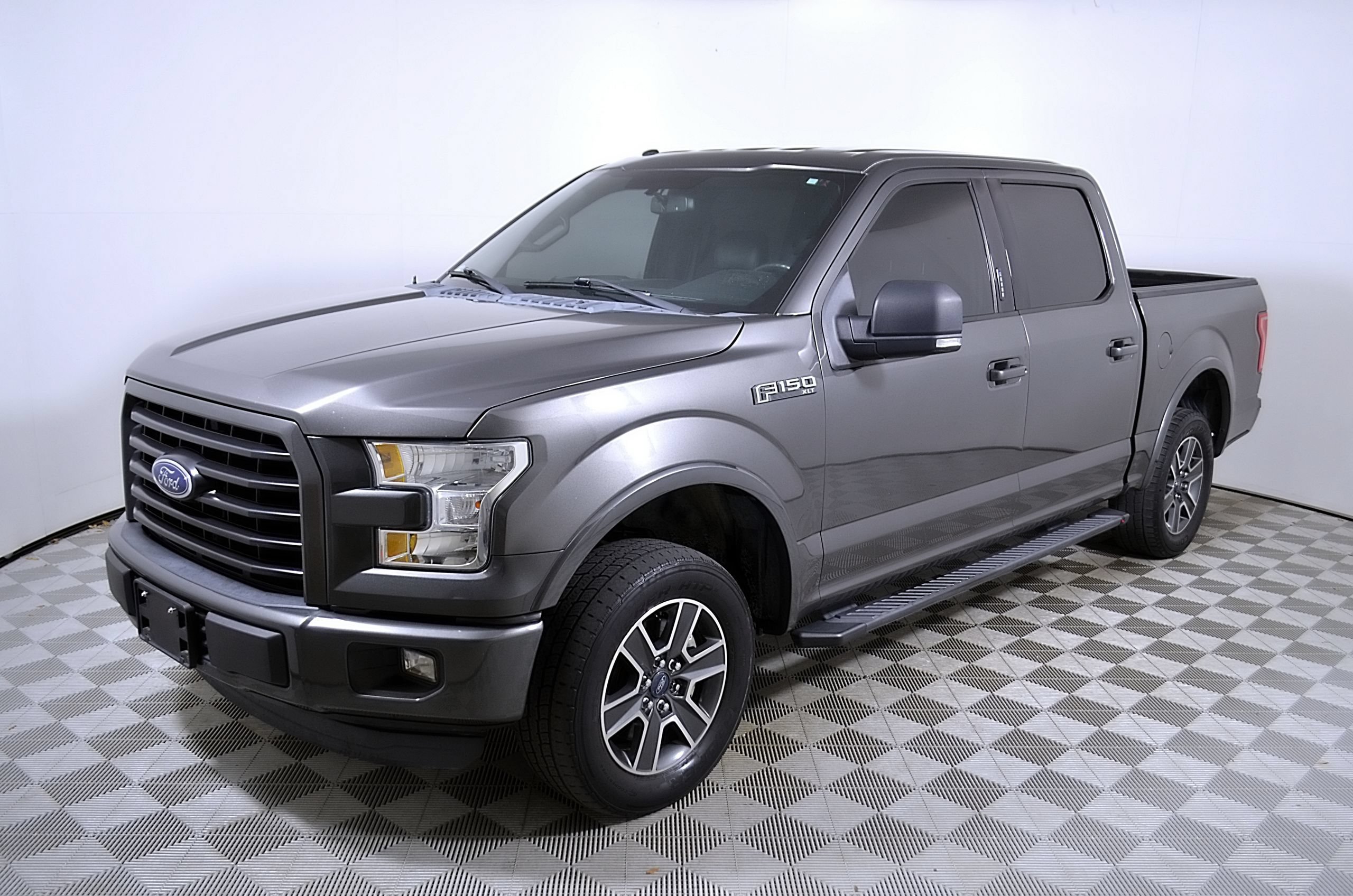 Used 2016 Ford F150 XLT w/ Equipment Group 302A Luxury RWD image 3