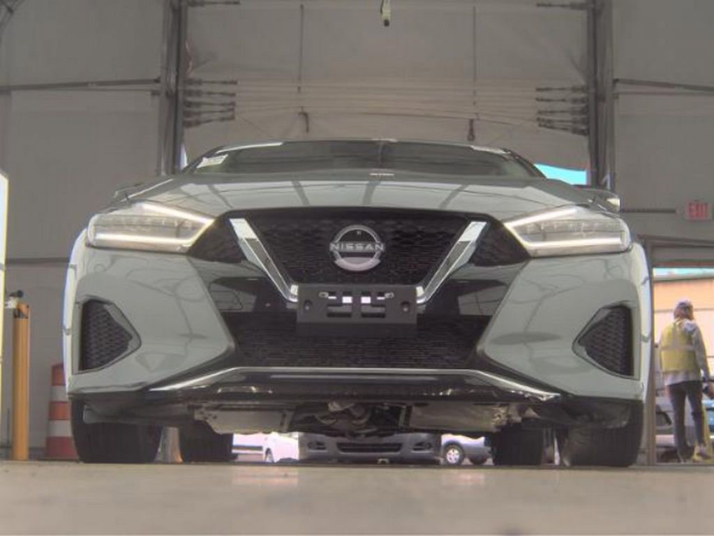 Used 2023 Nissan Maxima SV w/ Floor Mat Group FWD image 3