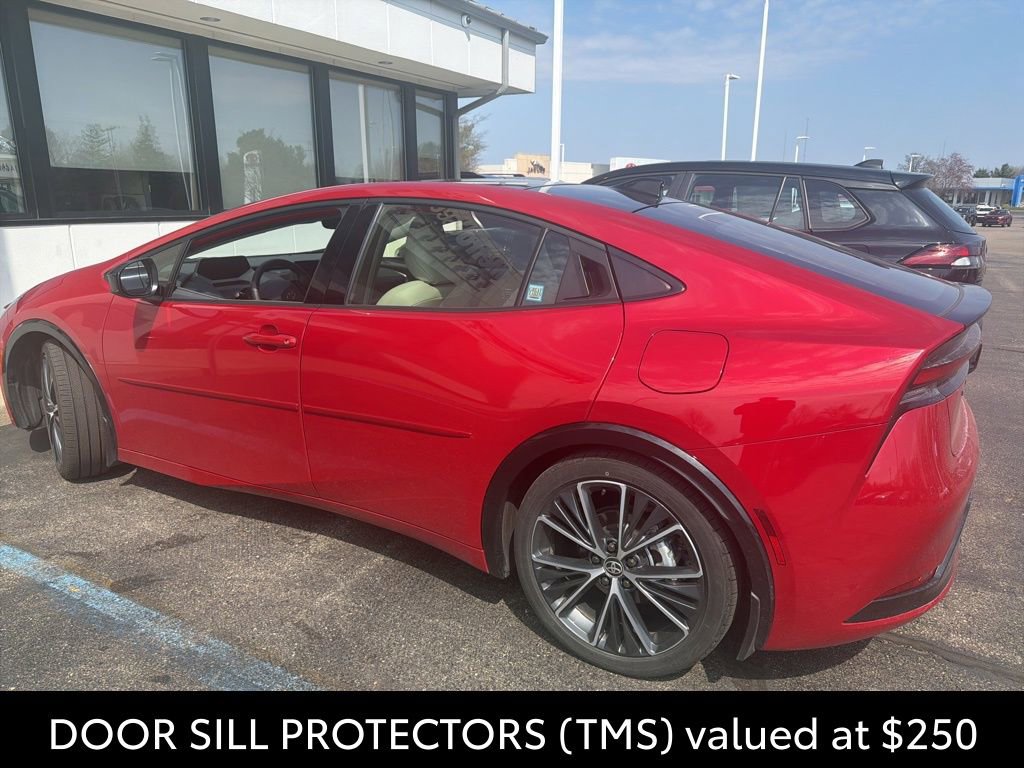 Used 2023 Toyota Prius XLE image 11