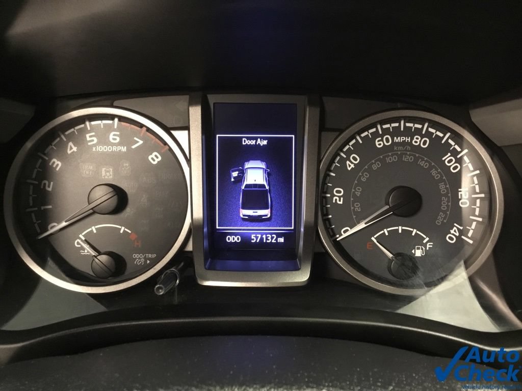 Used 2017 Toyota Tacoma SR5 w/ Tow Package AWD/4WD image 41