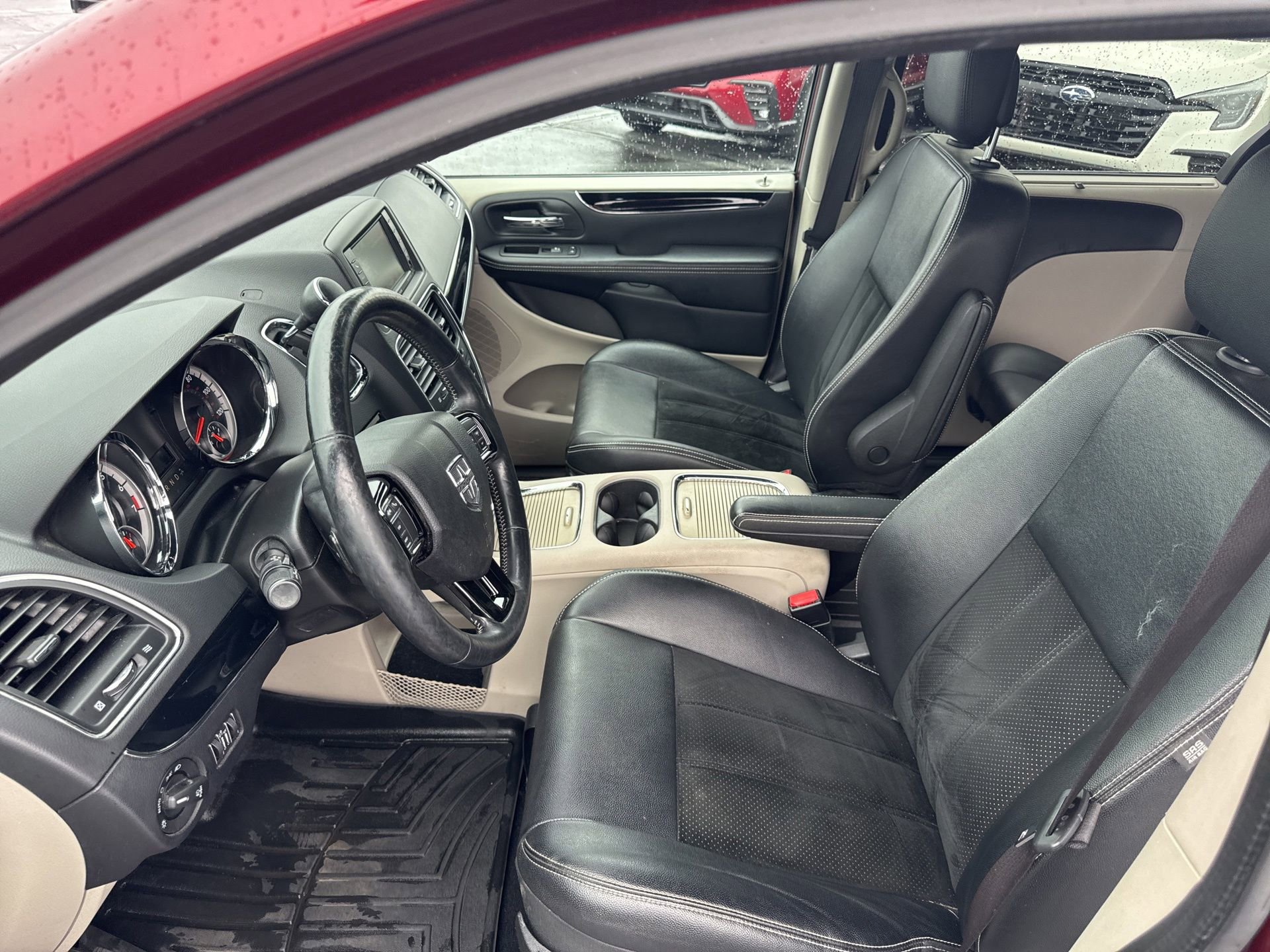 Used 2017 Dodge Grand Caravan SXT w/ Driver Convenience Group FWD image 7