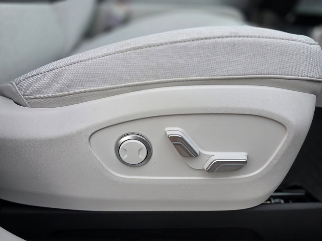 New 2026 Hyundai Ioniq 9 SE AWD/4WD image 12