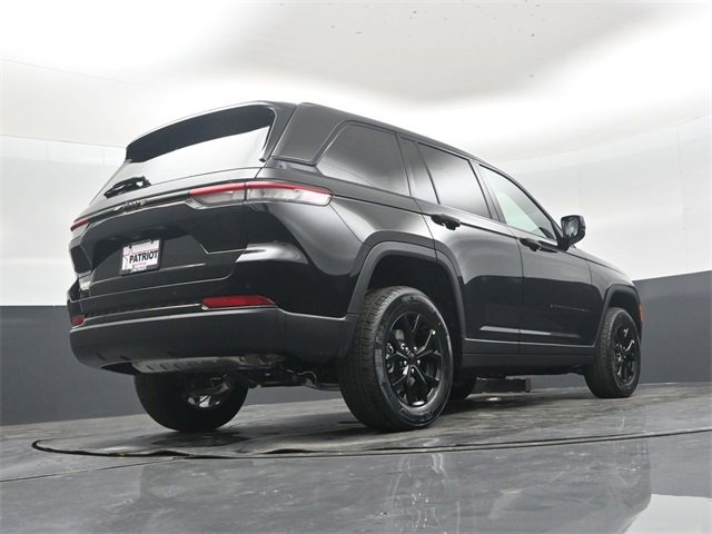 New 2025 Jeep Grand Cherokee Altitude image 38