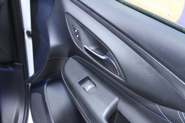 Used 2025 Buick Envista Sport Touring image 10