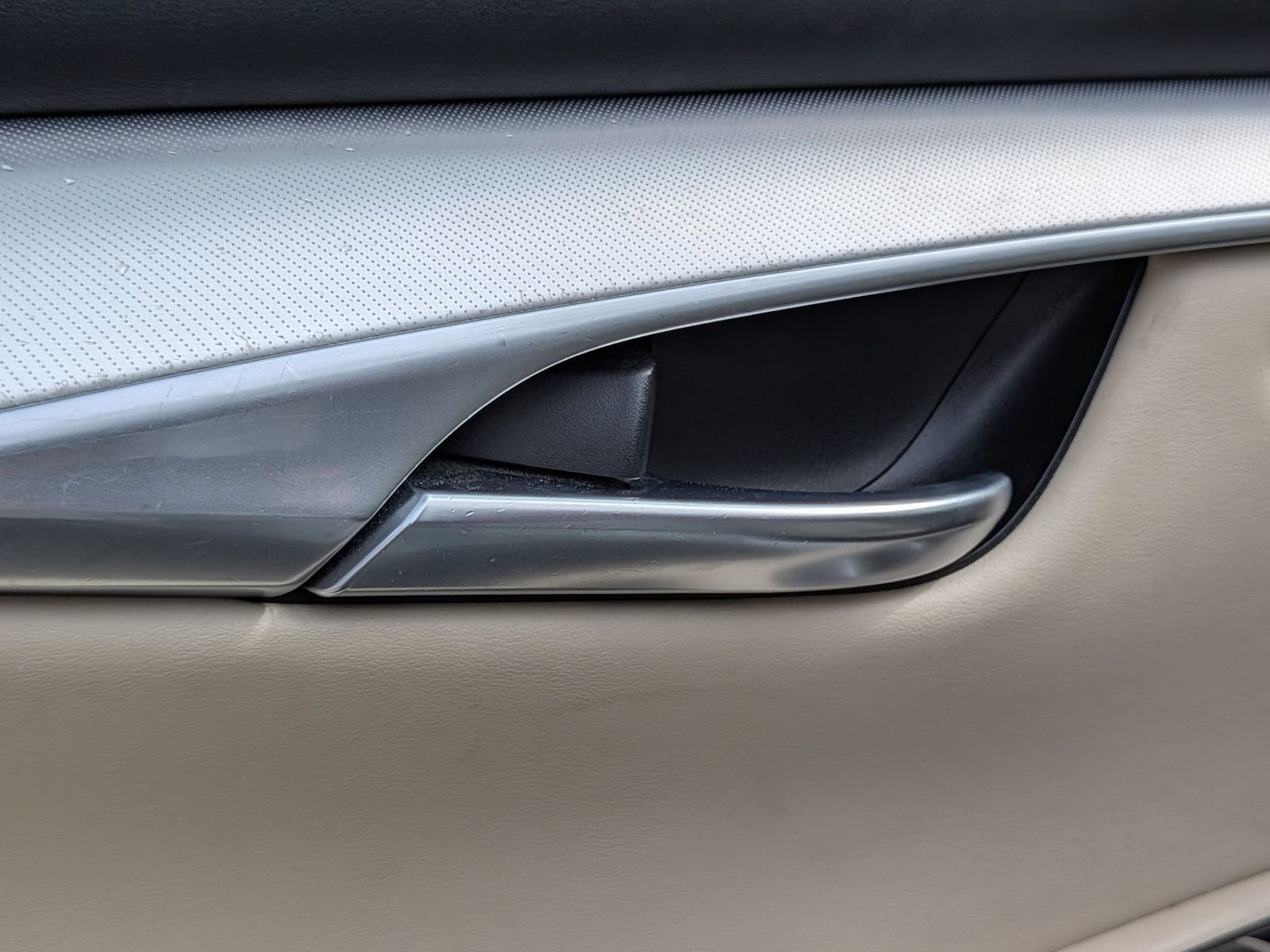 Used 2019 INFINITI QX50 Essential w/ Premium Heat Package image 13