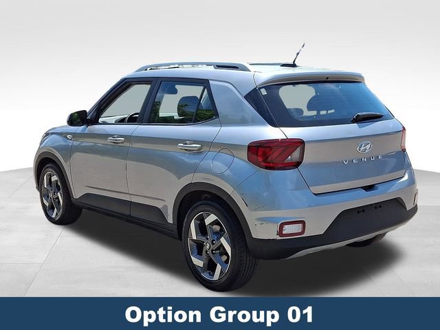 Used 2025 Hyundai Venue SEL FWD image 5