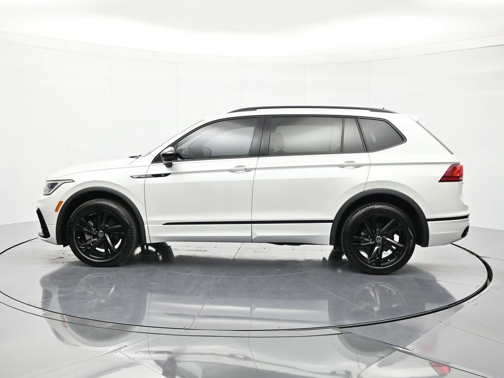 Used 2023 Volkswagen Tiguan SE R-Line FWD image 8