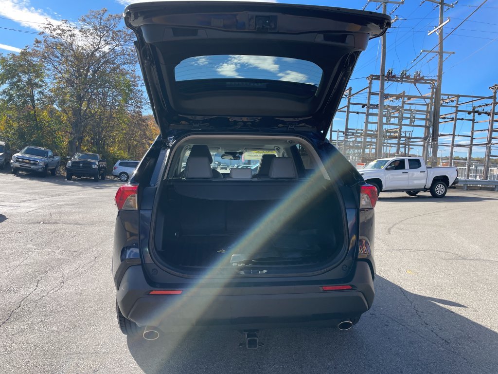 Used 2019 Toyota RAV4 XLE Premium AWD/4WD image 13