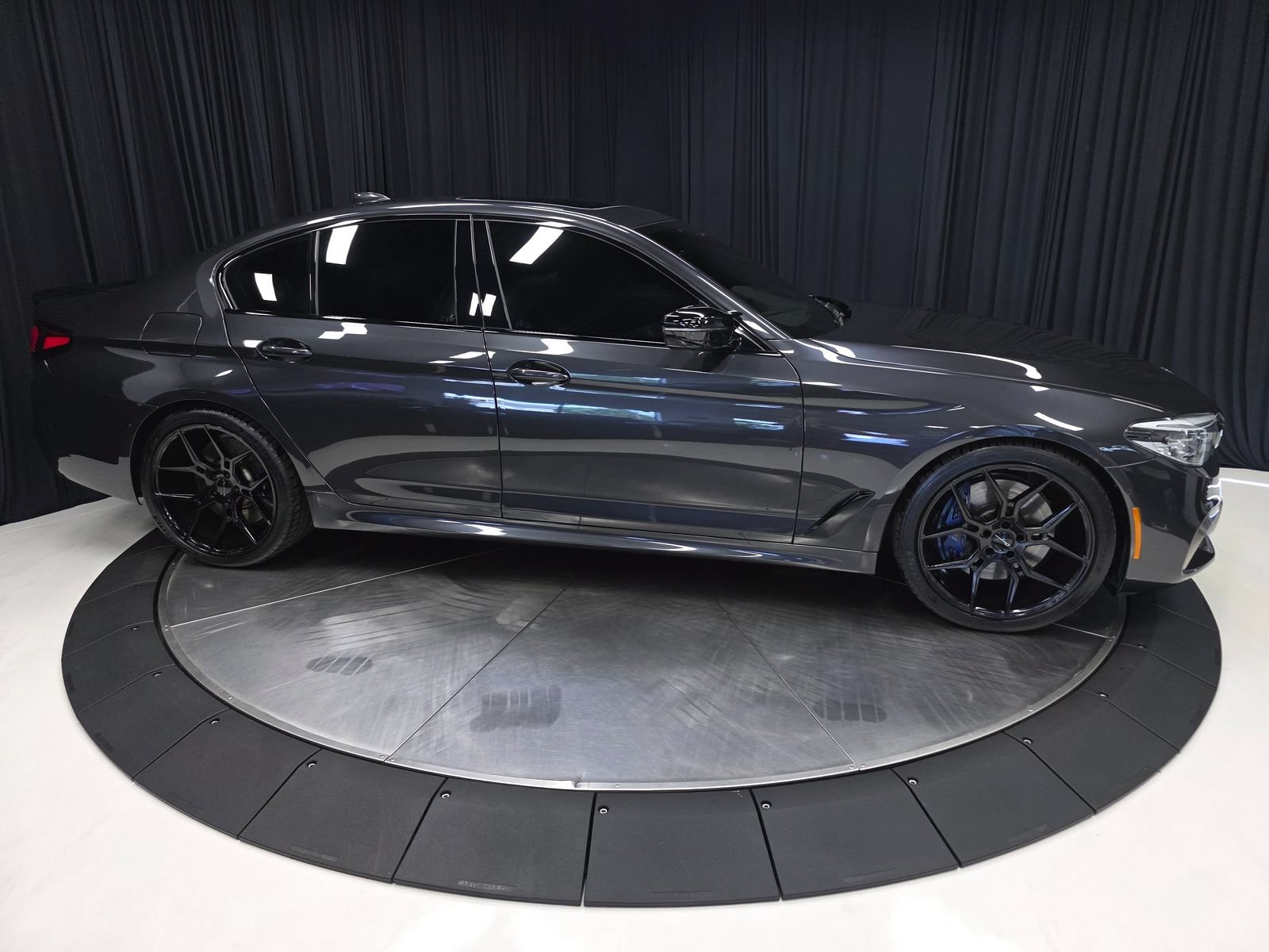 Used 2020 BMW M550i xDrive w/ Executive Package AWD/4WD image 15