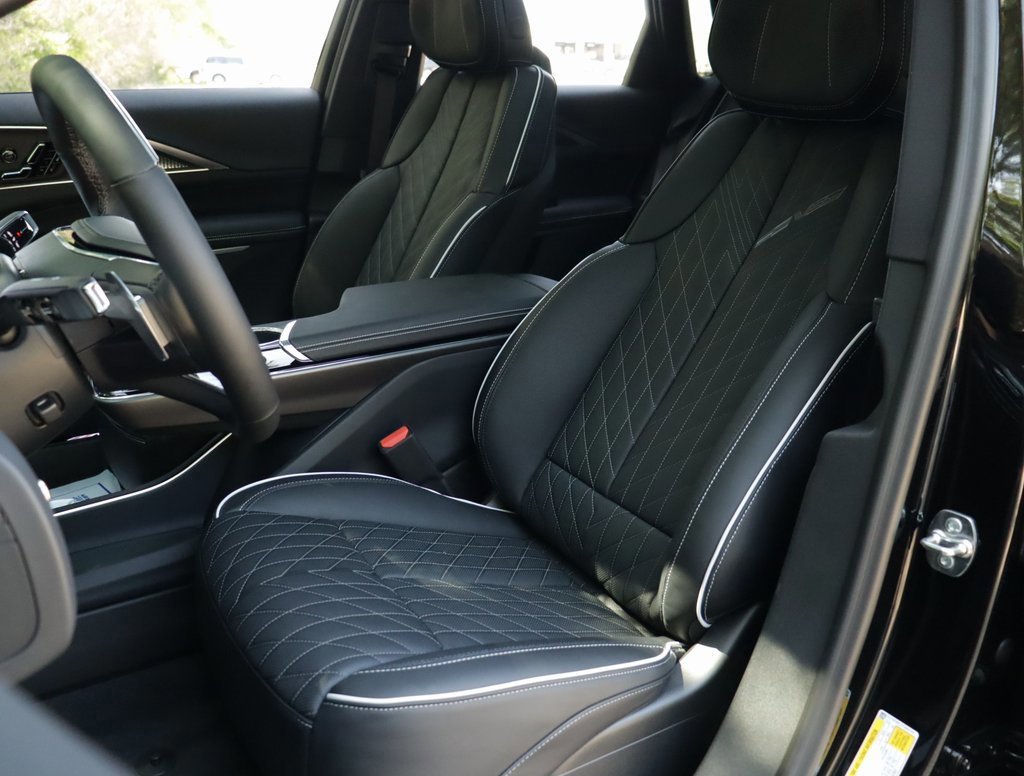 New 2026 Cadillac Lyriq V image 32