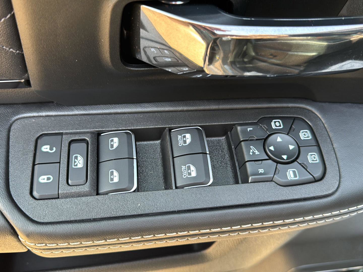 Used 2025 RAM 2500 Limited image 14