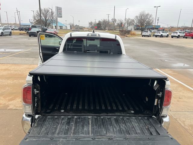 Used 2021 Toyota Tacoma TRD Off-Road image 18