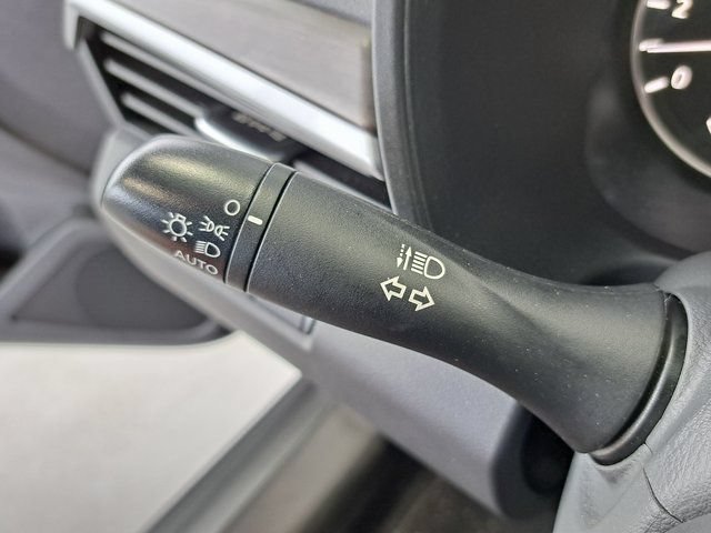 Used 2025 Nissan Altima 2.5 SV FWD image 12