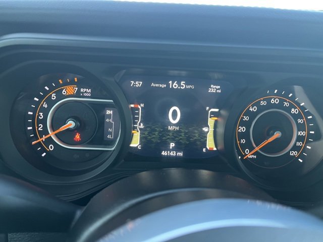 Used 2024 Jeep Wrangler Sahara image 32