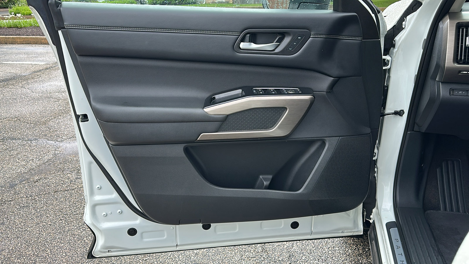 Certified 2023 Nissan Pathfinder Platinum image 14