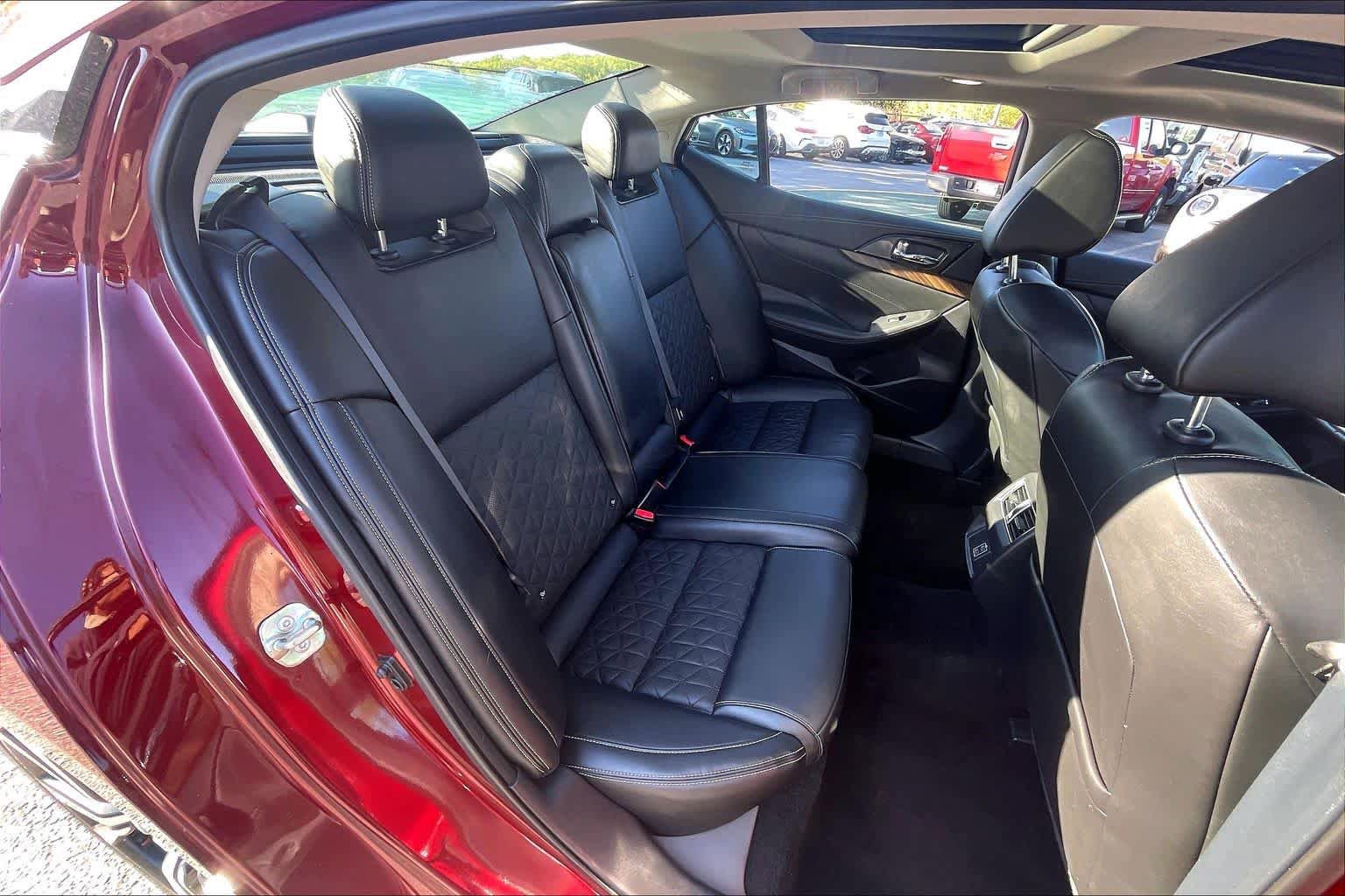Used 2018 Nissan Maxima Platinum FWD image 19