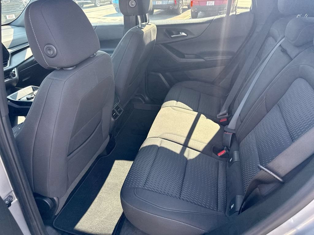 Used 2026 Chevrolet Equinox LT AWD/4WD image 14