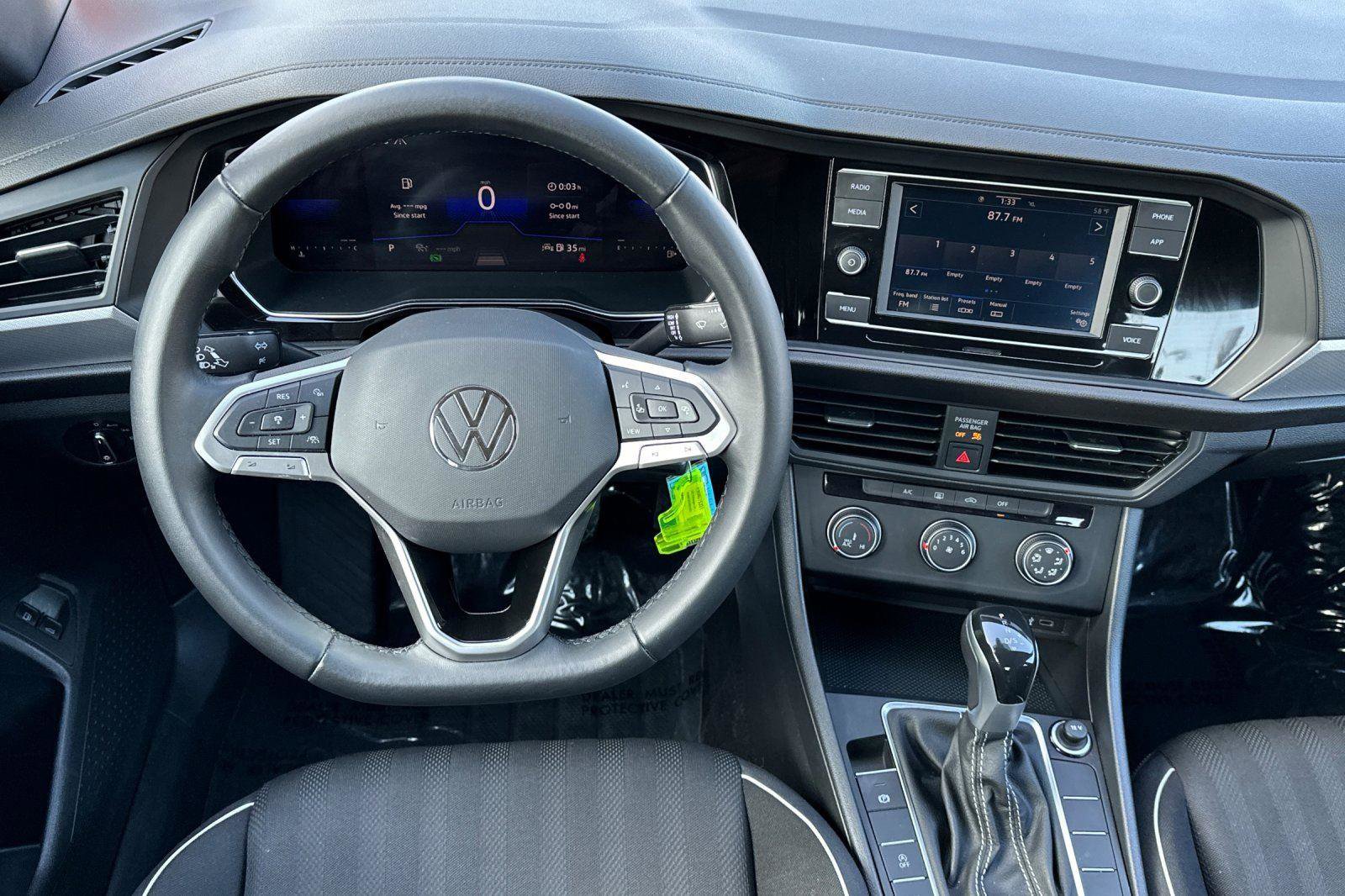 Used 2022 Volkswagen Jetta Sport image 13