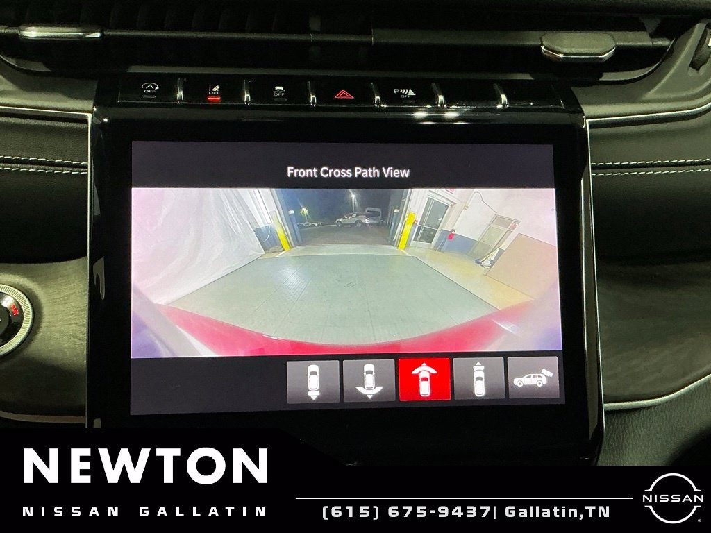 Used 2023 Jeep Grand Cherokee Limited w/ Luxury Tech Group II AWD/4WD image 13