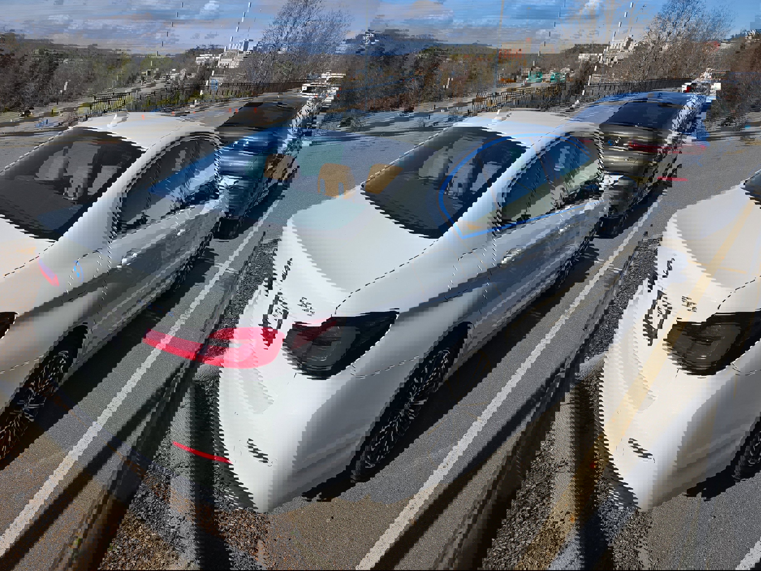 Certified 2023 BMW 530e w/ Premium Package image 2