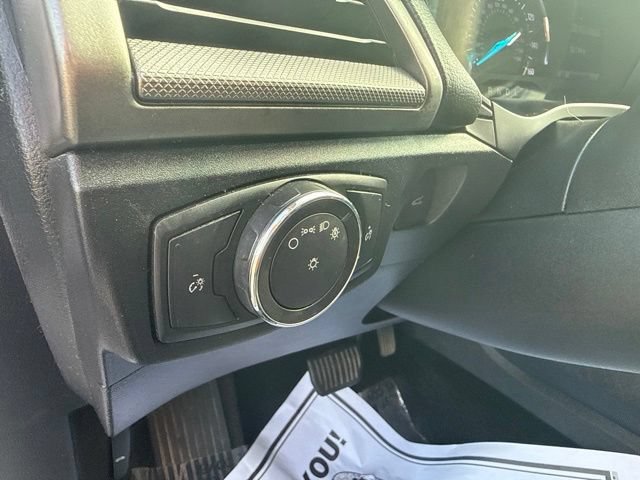 Used 2018 Ford Fusion SE w/ Fusion SE Technology Package FWD image 17