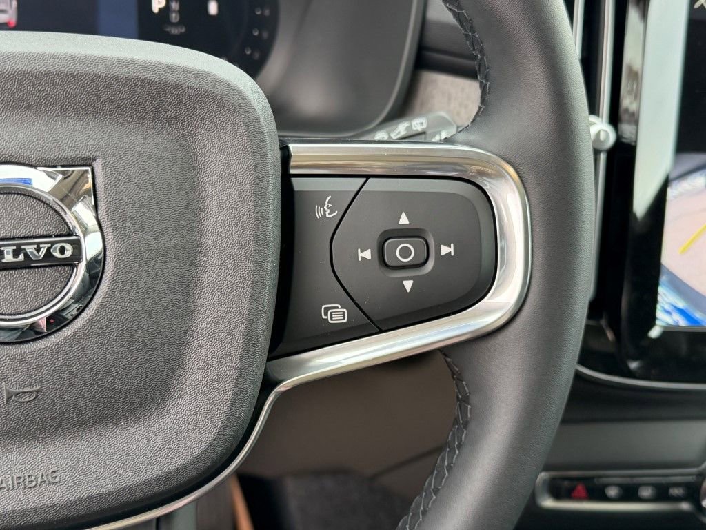New 2026 Volvo XC40 B5 Core w/ Climate Package AWD/4WD image 27