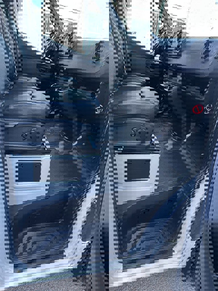 Used 2024 Mercedes-Benz Sprinter 144 Cargo w/ Acoustic Package image 37