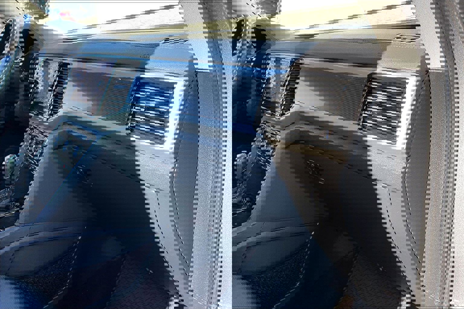 Certified 2022 Volkswagen Atlas SEL Premium image 16