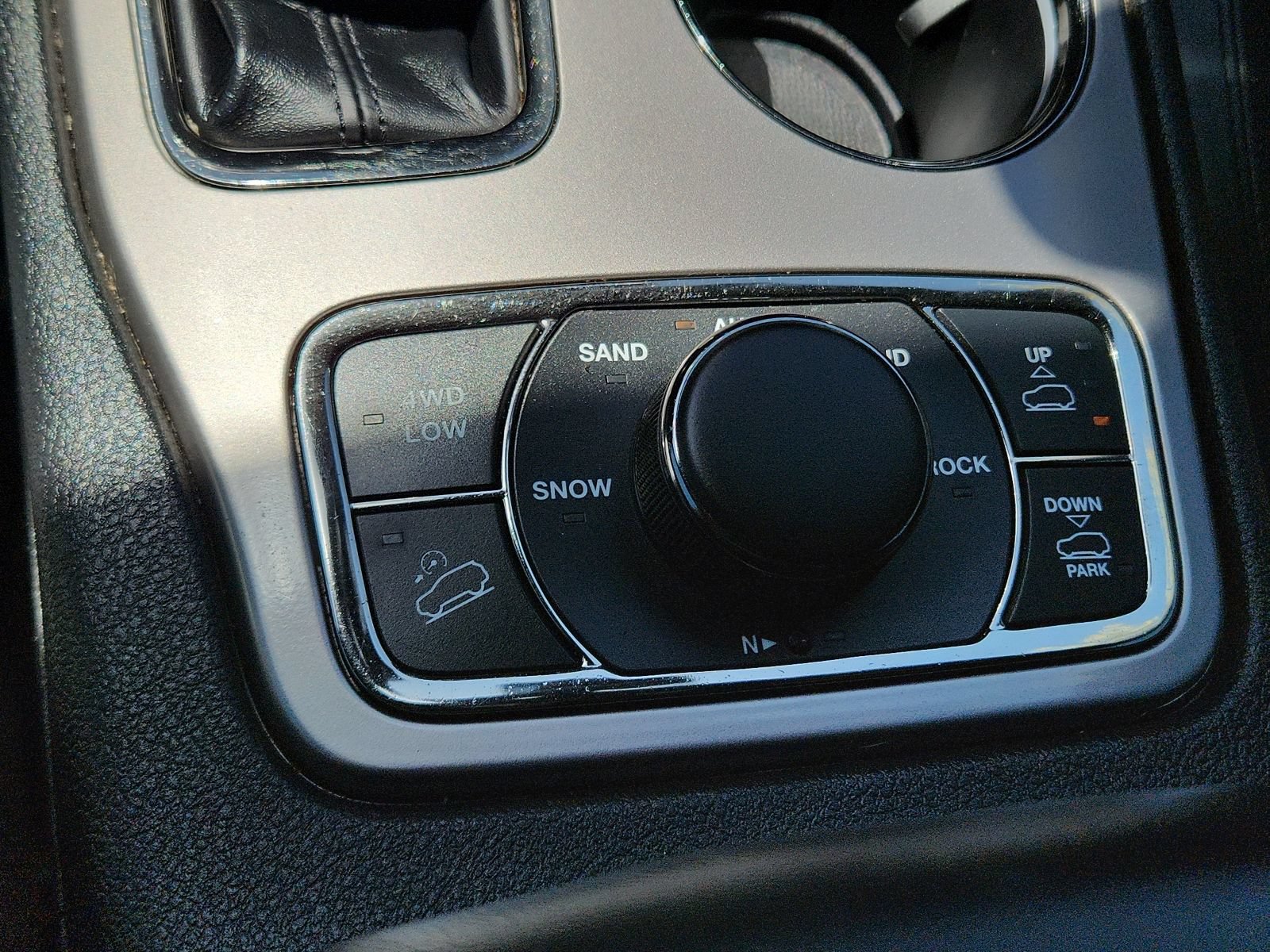 Used 2021 Jeep Grand Cherokee High Altitude AWD/4WD image 15