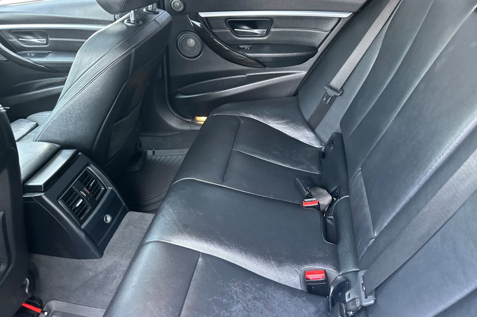 Used 2018 BMW 340i Sedan w/ Premium Package image 25