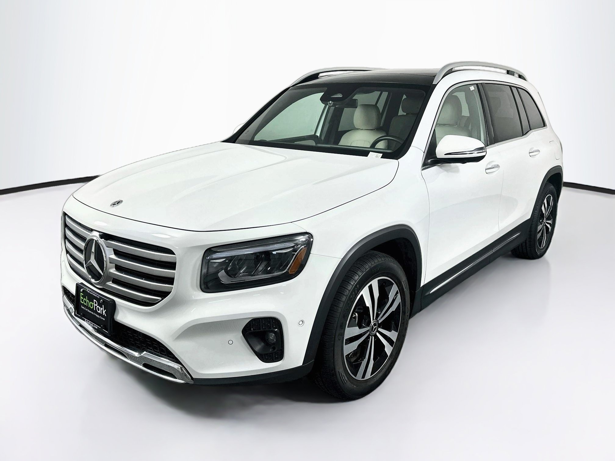 Used 2025 Mercedes-Benz GLB 250 image 3