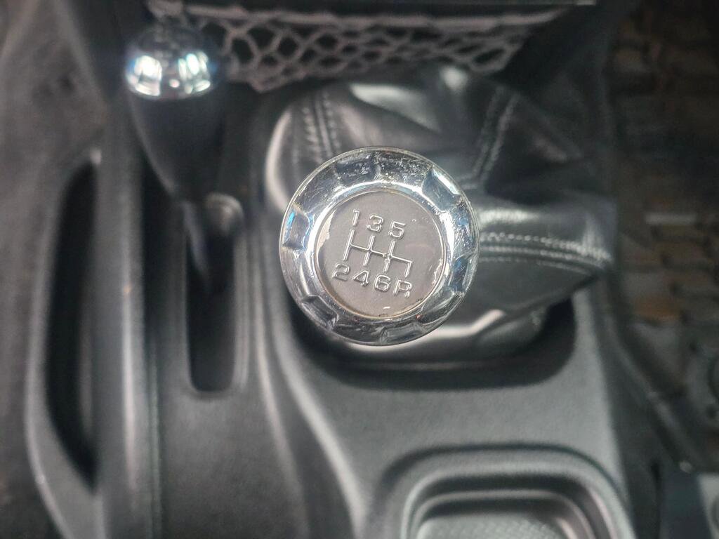 Used 2017 Jeep Wrangler Unlimited Sahara image 19