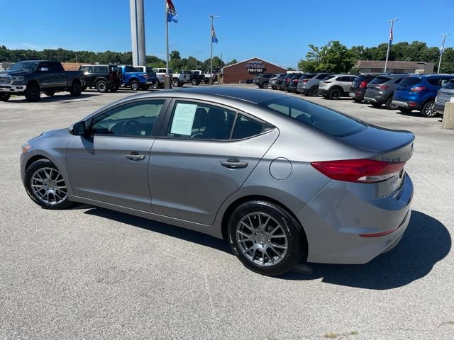 Used 2018 Hyundai Elantra SE w/ Cargo Package FWD image 6