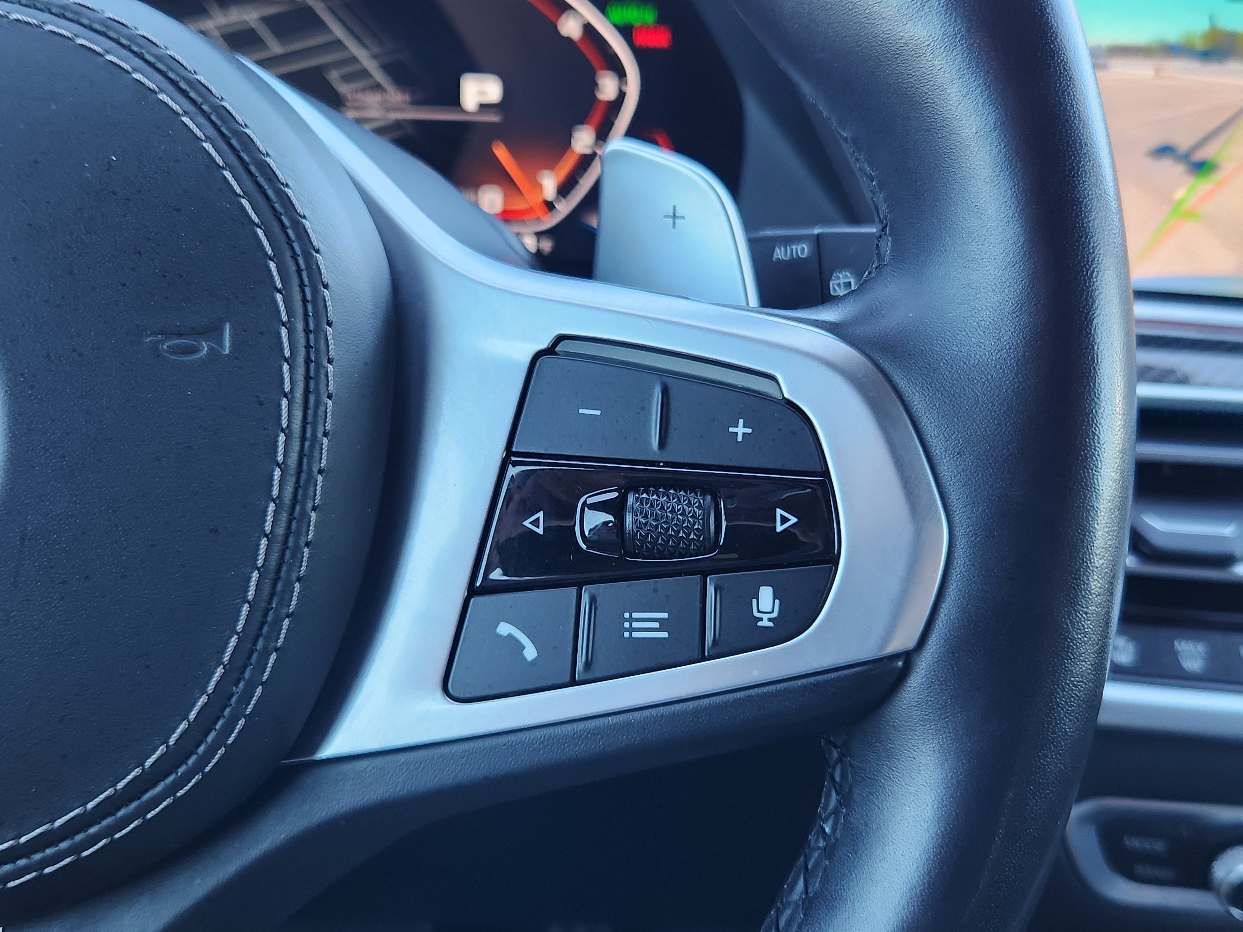 Used 2022 BMW X5 M50i w/ Executive Package image 36