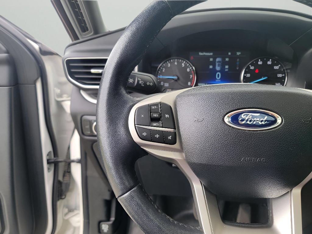 Used 2022 Ford Explorer XLT w/ Equipment Group 202A AWD/4WD image 15