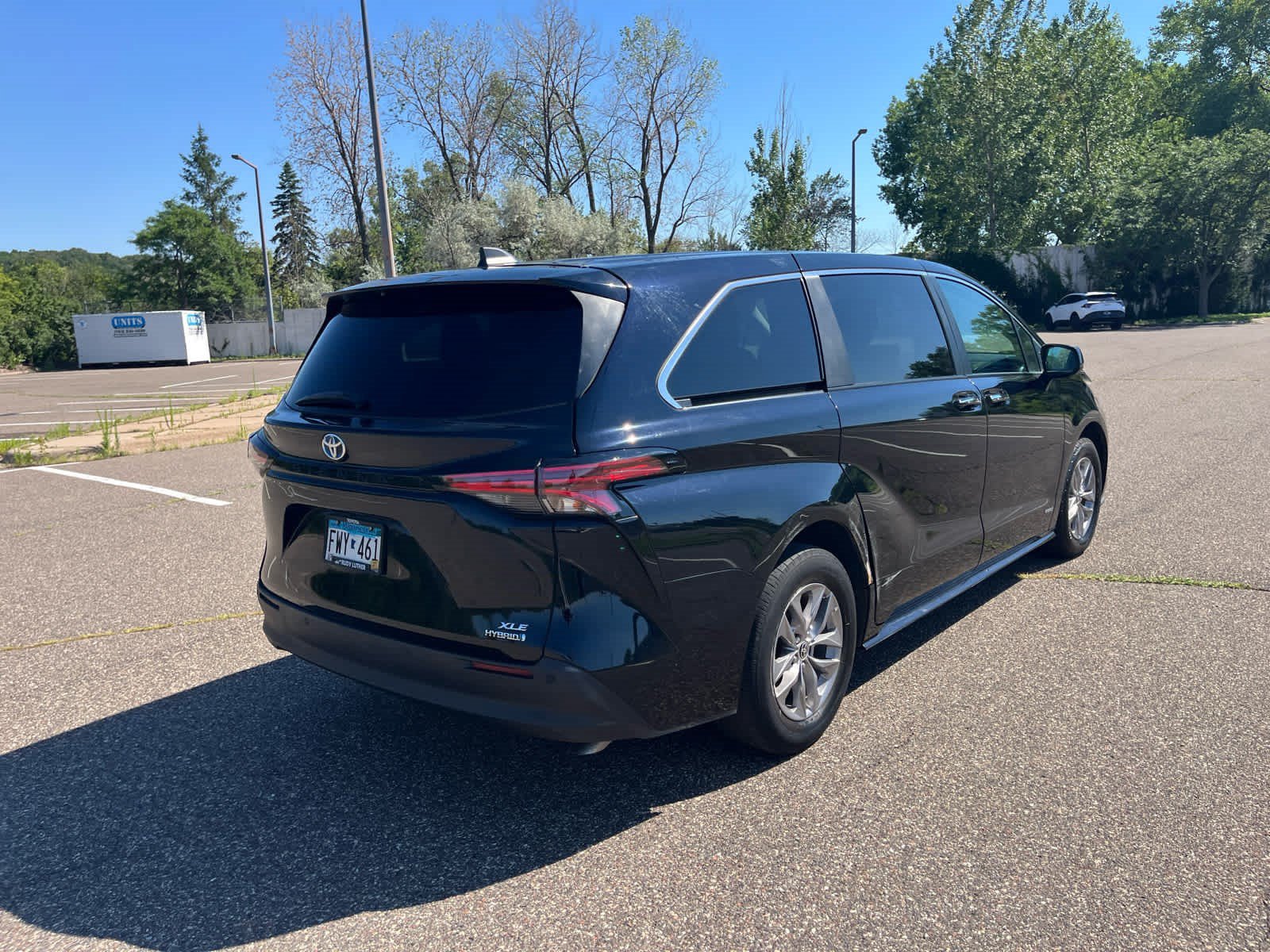 Certified 2021 Toyota Sienna XLE FWD image 4