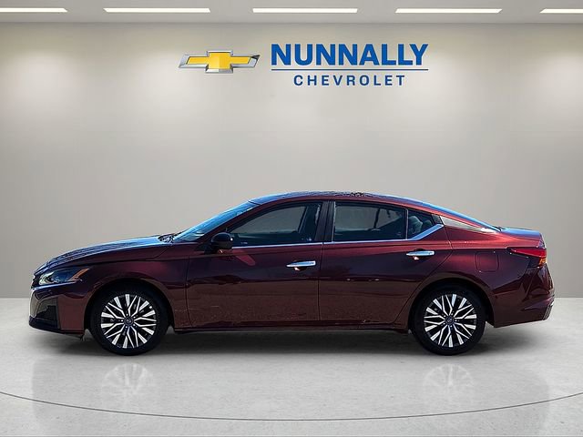 Used 2025 Nissan Altima 2.5 SV image 2